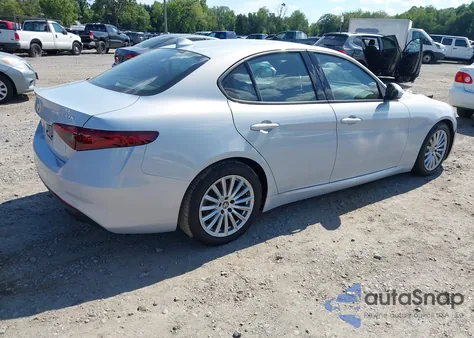 2022 Alfa Romeo Giulia Sprint Rwd z USA, uszkodzony, nr VIN ZARFAMAN9N7664570